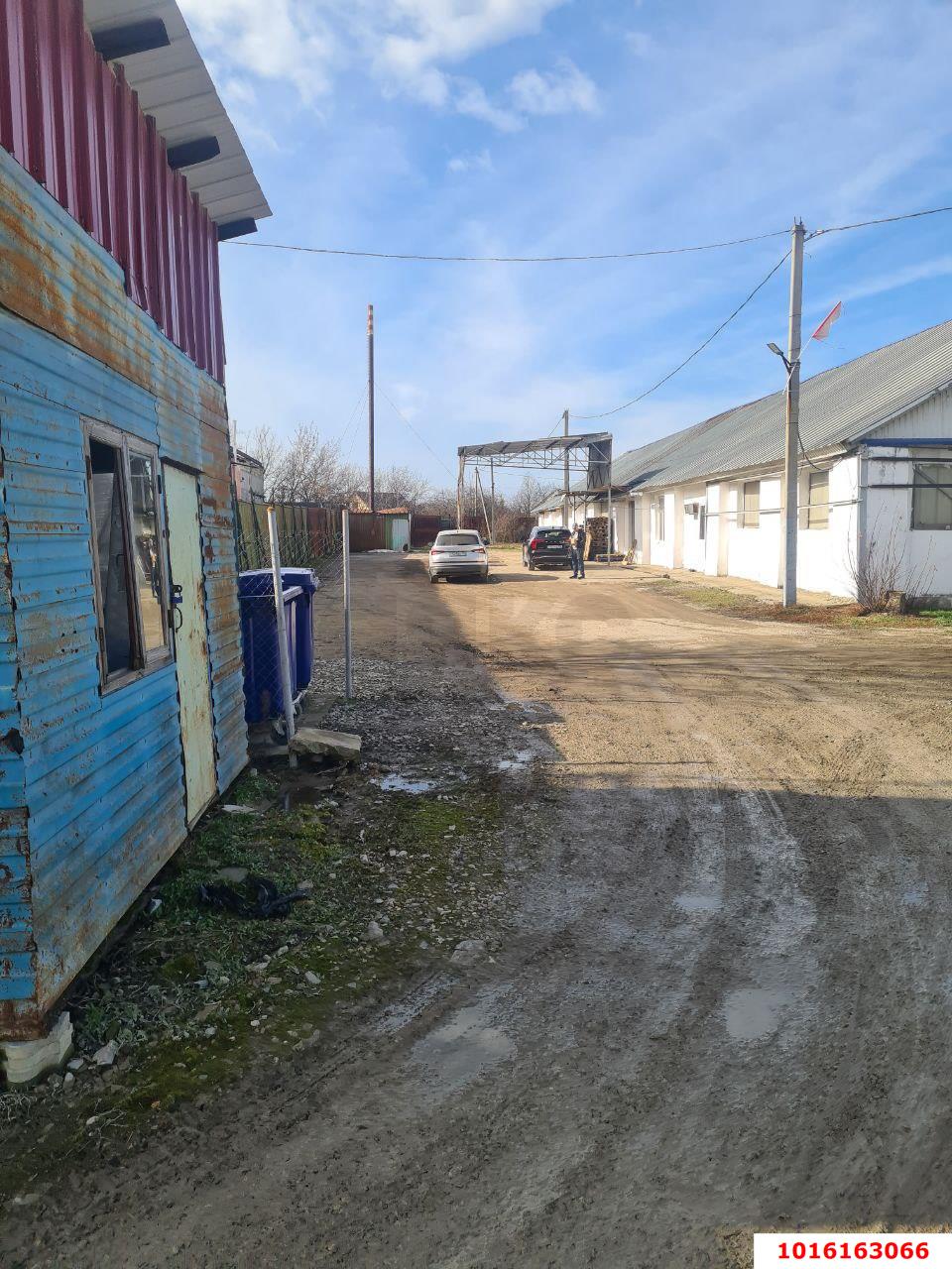 Фото №2: Производственное помещение 608&nbsp;м², 1/1&nbsp;эт. - Крымск, ул. Мичурина