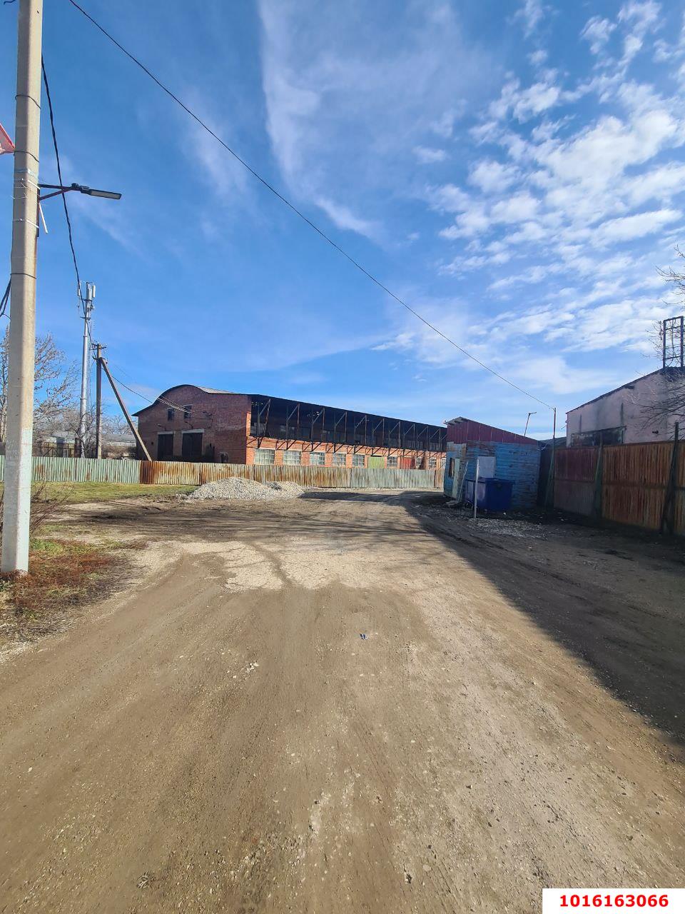 Фото №5: Производственное помещение 608&nbsp;м², 1/1&nbsp;эт. - Крымск, ул. Мичурина