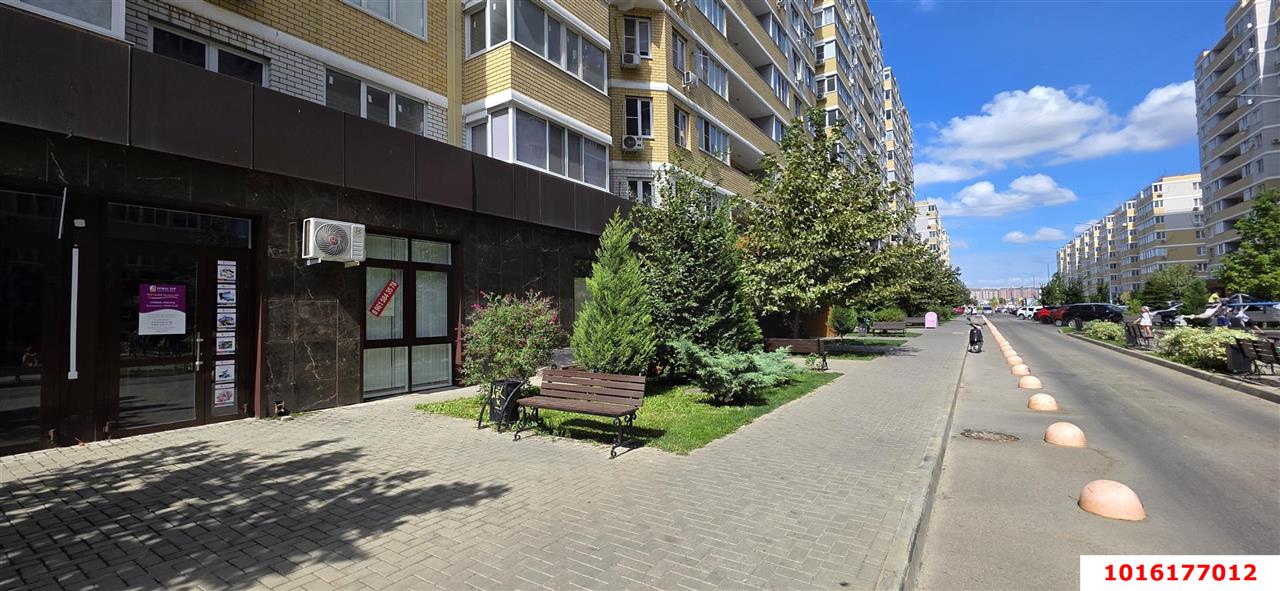 Фото №3: Торговое помещение 82&nbsp;м², 1/8&nbsp;эт. - Краснодар, Прикубанский внутригородской округ, Славянский, мкр. Светлоград, ул. Красных Партизан, 1/3к1