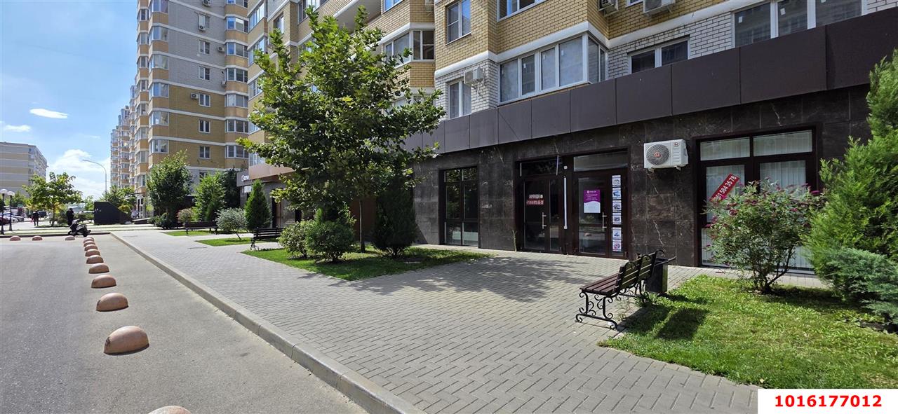 Фото №2: Торговое помещение 82&nbsp;м², 1/8&nbsp;эт. - Краснодар, Прикубанский внутригородской округ, Славянский, мкр. Светлоград, ул. Красных Партизан, 1/3к1