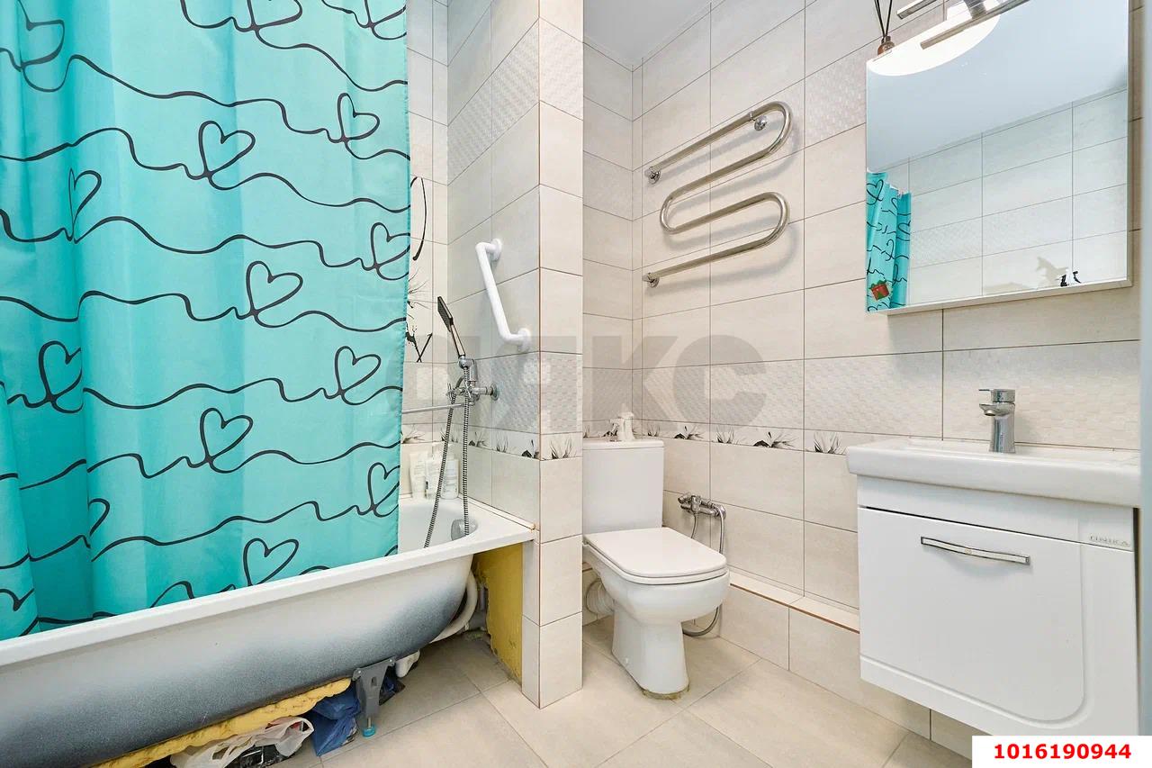 Фото №6: 2-комнатная квартира 60&nbsp;м², 4/5&nbsp;эт. - Краснодар, Прикубанский внутригородской округ, мкр. ЖК Подсолнухи, ул. Сахалинская, 15к6