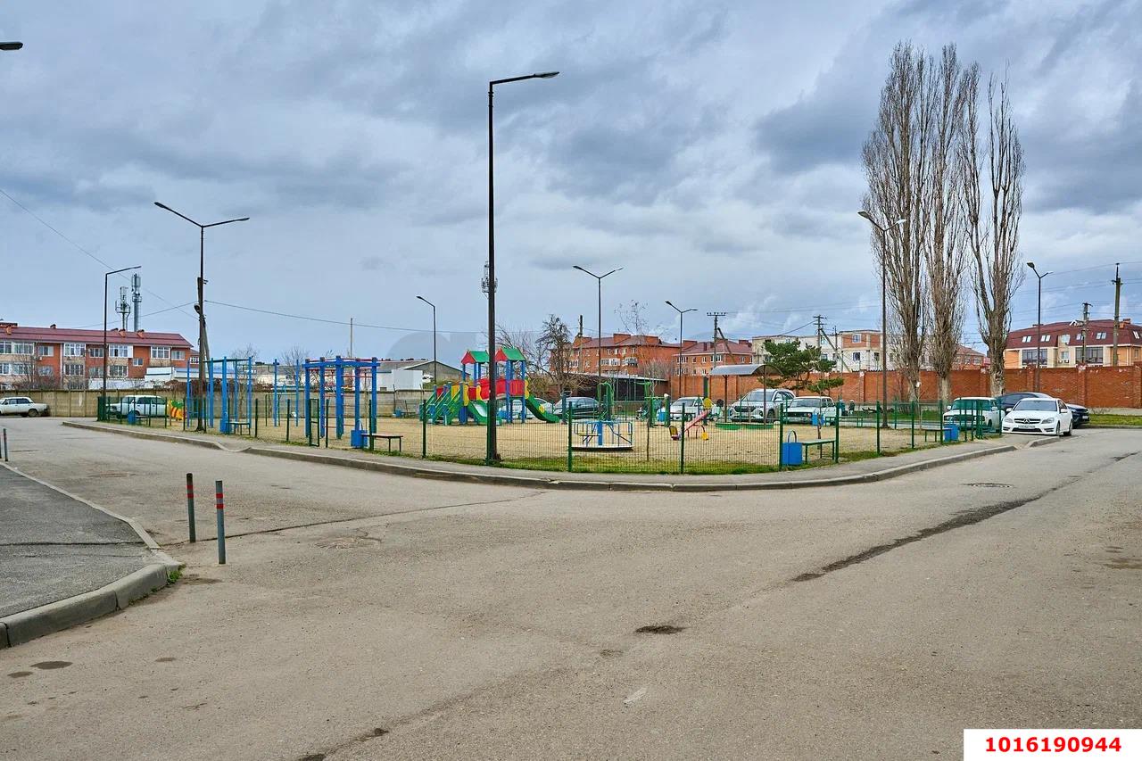 Фото №11: 2-комнатная квартира 60&nbsp;м², 4/5&nbsp;эт. - Краснодар, Прикубанский внутригородской округ, мкр. ЖК Подсолнухи, ул. Сахалинская, 15к6