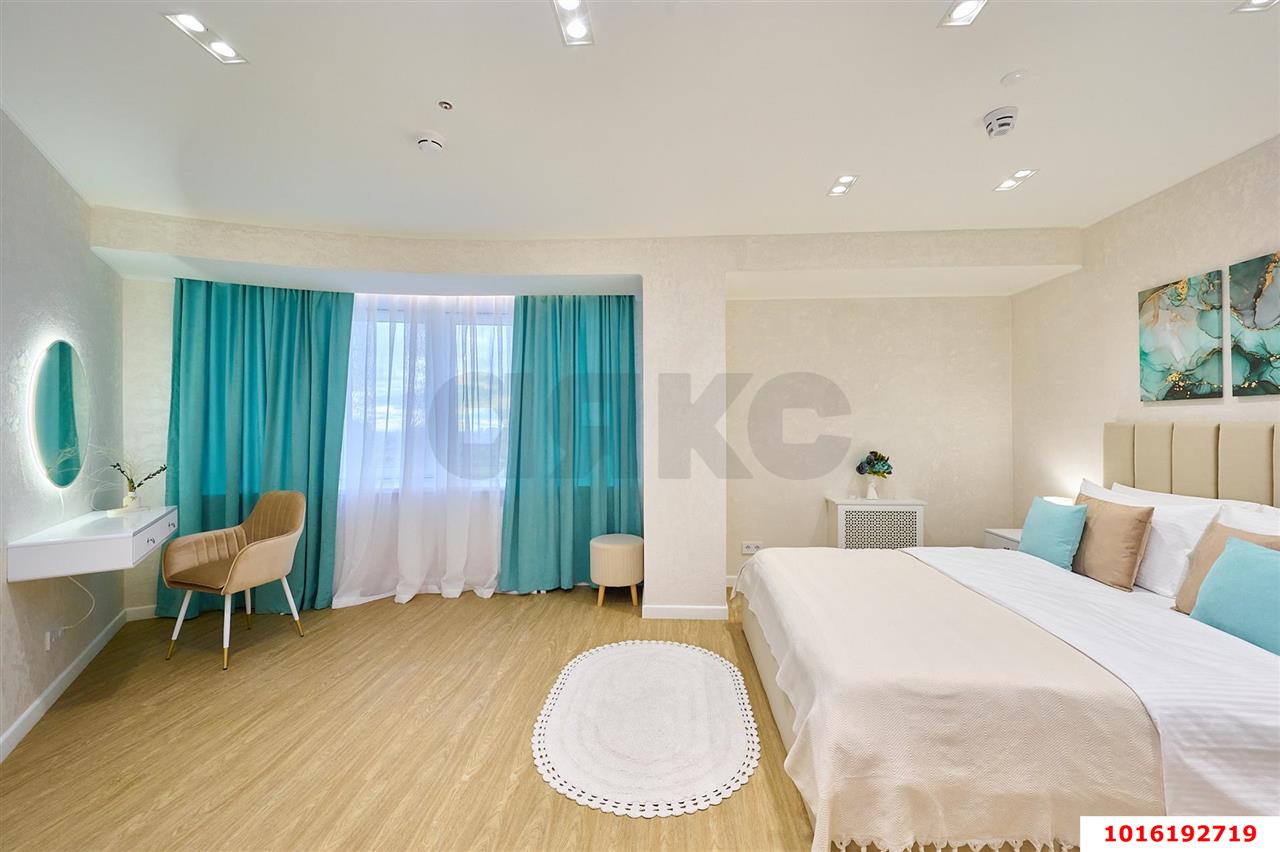 Фото №2: Апартаменты 70&nbsp;м², 13/16&nbsp;эт. - Краснодар, Карасунский внутригородской округ, Хлопчато-бумажный Комбинат, мкр. жилой комплекс Гранд Пэлэс, ул. Уральская, 75/6