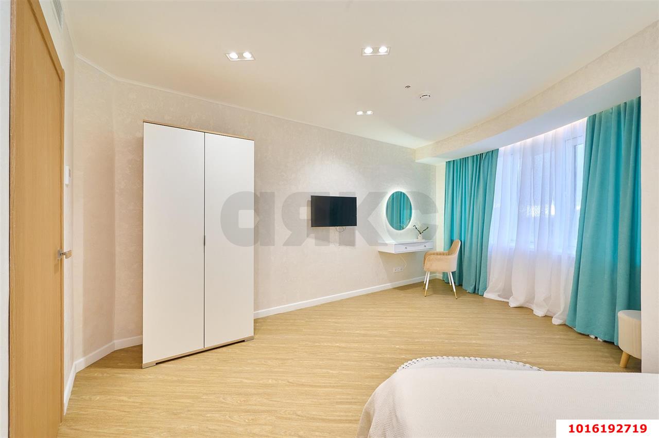Фото №4: Апартаменты 70&nbsp;м², 13/16&nbsp;эт. - Краснодар, Карасунский внутригородской округ, Хлопчато-бумажный Комбинат, мкр. жилой комплекс Гранд Пэлэс, ул. Уральская, 75/6