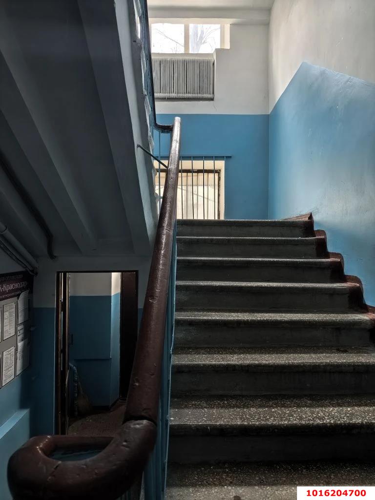 Фото №13: 3-комнатная квартира 73&nbsp;м², 1/3&nbsp;эт. - Краснодар, Центральный внутригородской округ, мкр. Центральный, ул. Коммунаров, 237