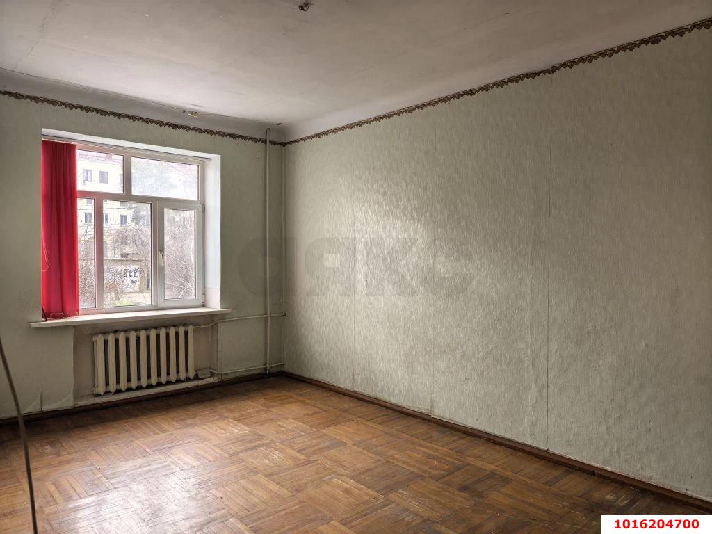 Фото №2: 3-комнатная квартира 73&nbsp;м², 1/3&nbsp;эт. - Краснодар, Центральный внутригородской округ, мкр. Центральный, ул. Коммунаров, 237