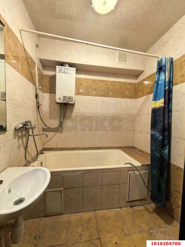 Фото №5: 3-комнатная квартира 73&nbsp;м², 1/3&nbsp;эт. - Краснодар, Центральный внутригородской округ, мкр. Центральный, ул. Коммунаров, 237
