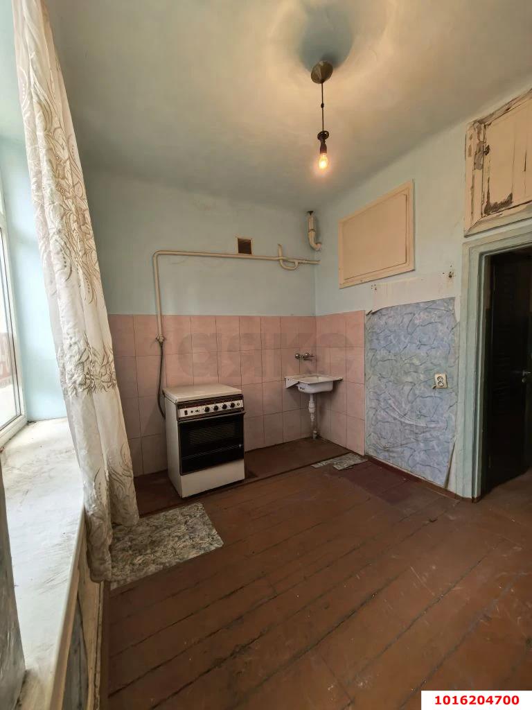 Фото №10: 3-комнатная квартира 73&nbsp;м², 1/3&nbsp;эт. - Краснодар, Центральный внутригородской округ, мкр. Центральный, ул. Коммунаров, 237
