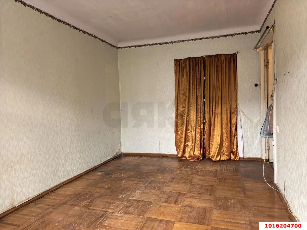 Фото №3: 3-комнатная квартира 73&nbsp;м², 1/3&nbsp;эт. - Краснодар, Центральный внутригородской округ, мкр. Центральный, ул. Коммунаров, 237