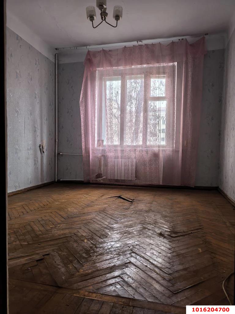 Фото №7: 3-комнатная квартира 73&nbsp;м², 1/3&nbsp;эт. - Краснодар, Центральный внутригородской округ, мкр. Центральный, ул. Коммунаров, 237