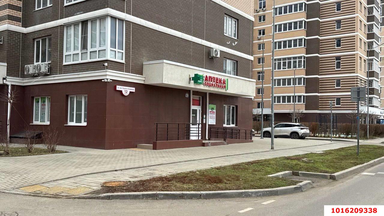Фото №4: Торговое помещение 72&nbsp;м², 1/16&nbsp;эт. - Краснодар, Прикубанский внутригородской округ, мкр. ЖК Красная Площадь, ул. им. Мурата Ахеджака, 12к4