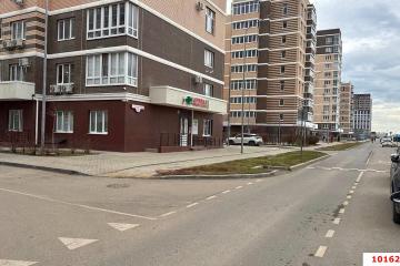 Фото №1: Торговое помещение 72 м², 1/16 эт. - Краснодар, мкр. ЖК Красная Площадь, ул. им. Мурата Ахеджака, 12к4