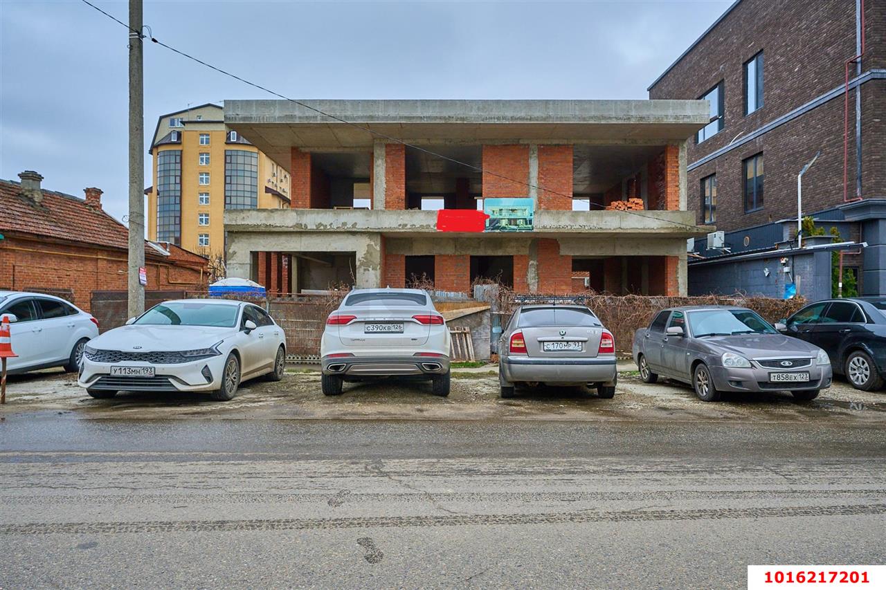 Фото №10: Дом 250&nbsp;м² + 4.4&nbsp;сот., 2&nbsp;эт. - Краснодар, Западный внутригородской округ, мкр. Фестивальный, ул. Карла Маркса, 103