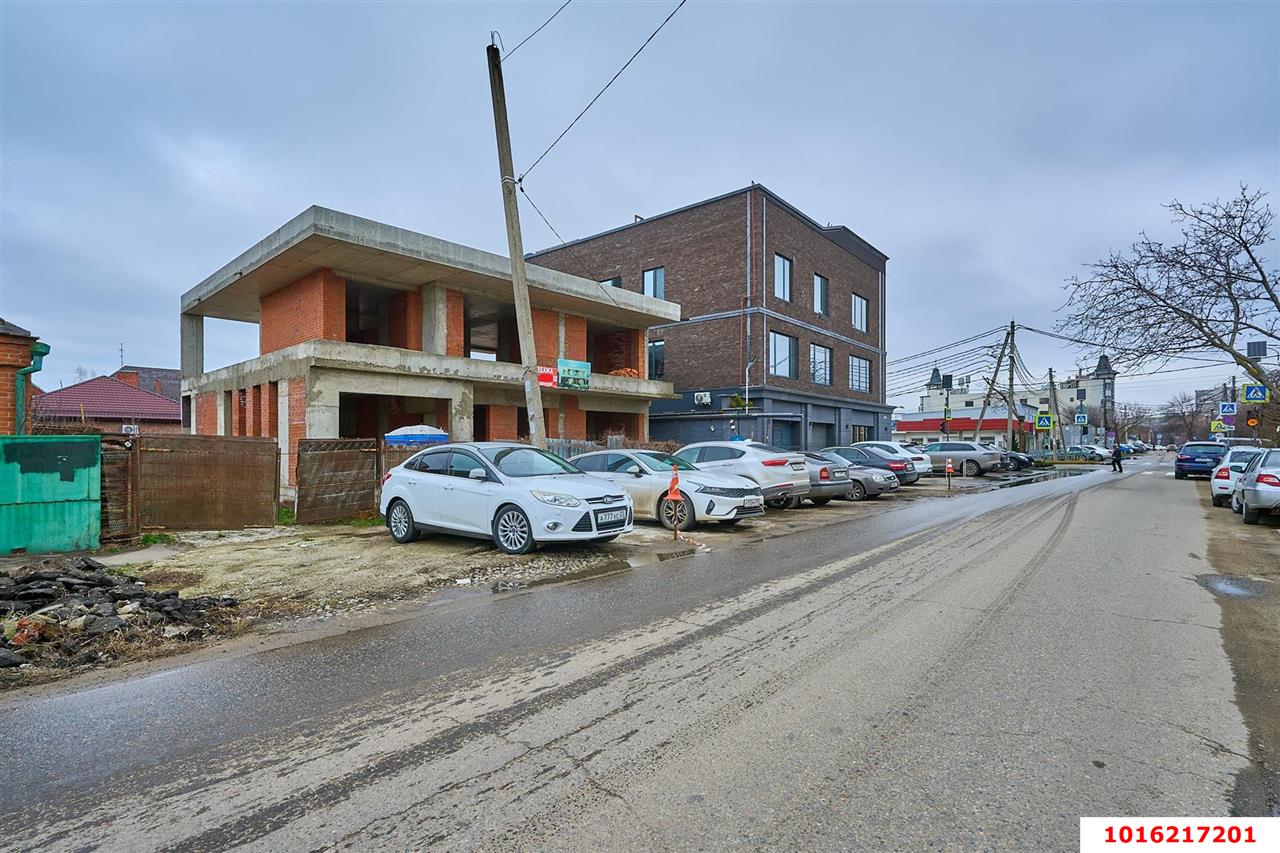 Фото №3: Дом 250&nbsp;м² + 4.4&nbsp;сот., 2&nbsp;эт. - Краснодар, Западный внутригородской округ, мкр. Фестивальный, ул. Карла Маркса, 103