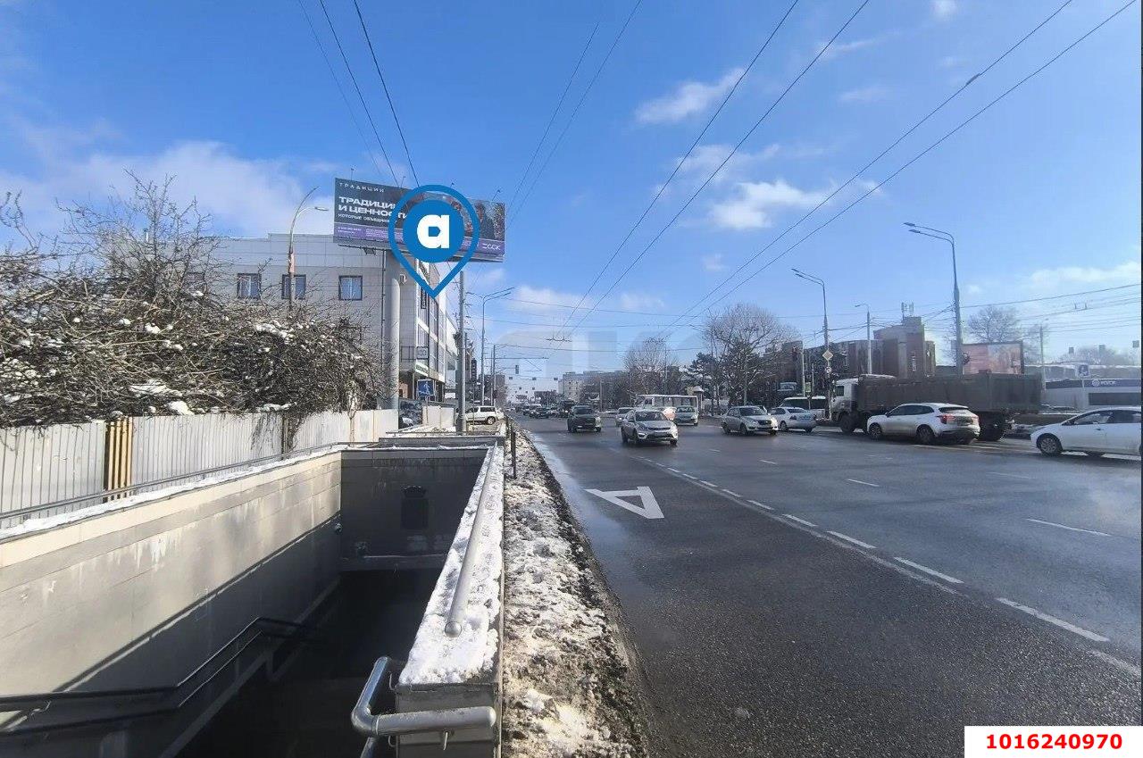 Фото №2: Торговое помещение 160&nbsp;м², 1/3&nbsp;эт. - Краснодар, Карасунский внутригородской округ, ж/м Пашковский, ул. имени В.Н. Мачуги, 56
