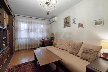 Фото №1: 3-комнатная квартира 60&nbsp;м², 5/5&nbsp;эт. - Краснодар, мкр. Хлопчато-бумажный Комбинат, ул. Новороссийская, 182