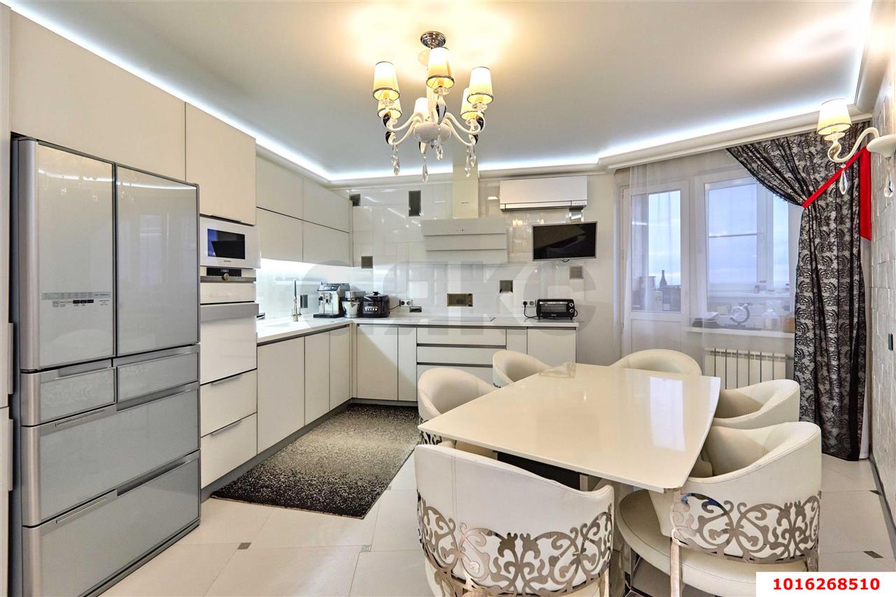 Фото №2: 4-комнатная квартира 150&nbsp;м², 19/24&nbsp;эт. - Краснодар, Западный внутригородской округ, мкр. Центральный, ул. Кубанская набережная, 31/1