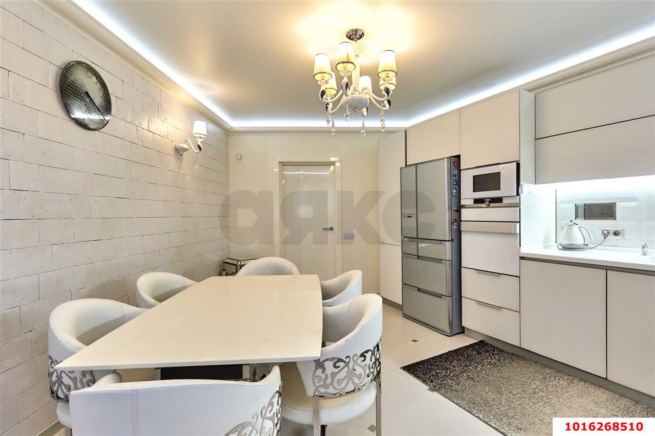 Фото №3: 4-комнатная квартира 150&nbsp;м², 19/24&nbsp;эт. - Краснодар, Западный внутригородской округ, мкр. Центральный, ул. Кубанская набережная, 31/1