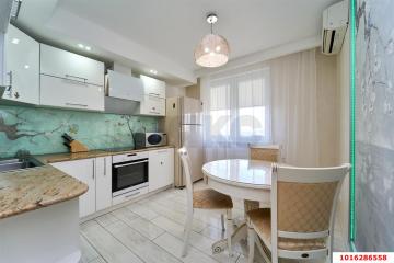 Фото №1: 2-комнатная квартира 60 м², 17/18 эт. - Краснодар, мкр. ЖК Сокольники, ул. имени М.Е. Соколова, 86к1