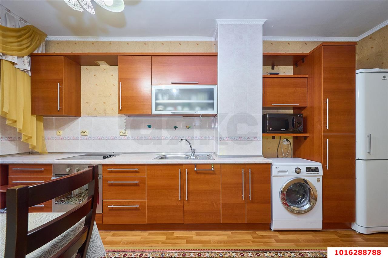 Фото №2: 3-комнатная квартира 90&nbsp;м², 4/15&nbsp;эт. - Краснодар, Западный внутригородской округ, мкр. Юбилейный, пр-кт Чекистов, 42