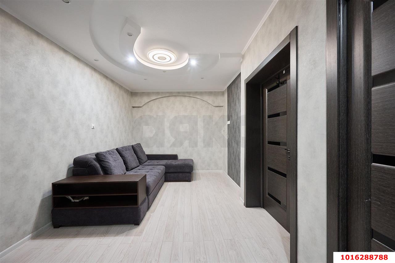 Фото №18: 3-комнатная квартира 90&nbsp;м², 4/15&nbsp;эт. - Краснодар, Западный внутригородской округ, мкр. Юбилейный, пр-кт Чекистов, 42