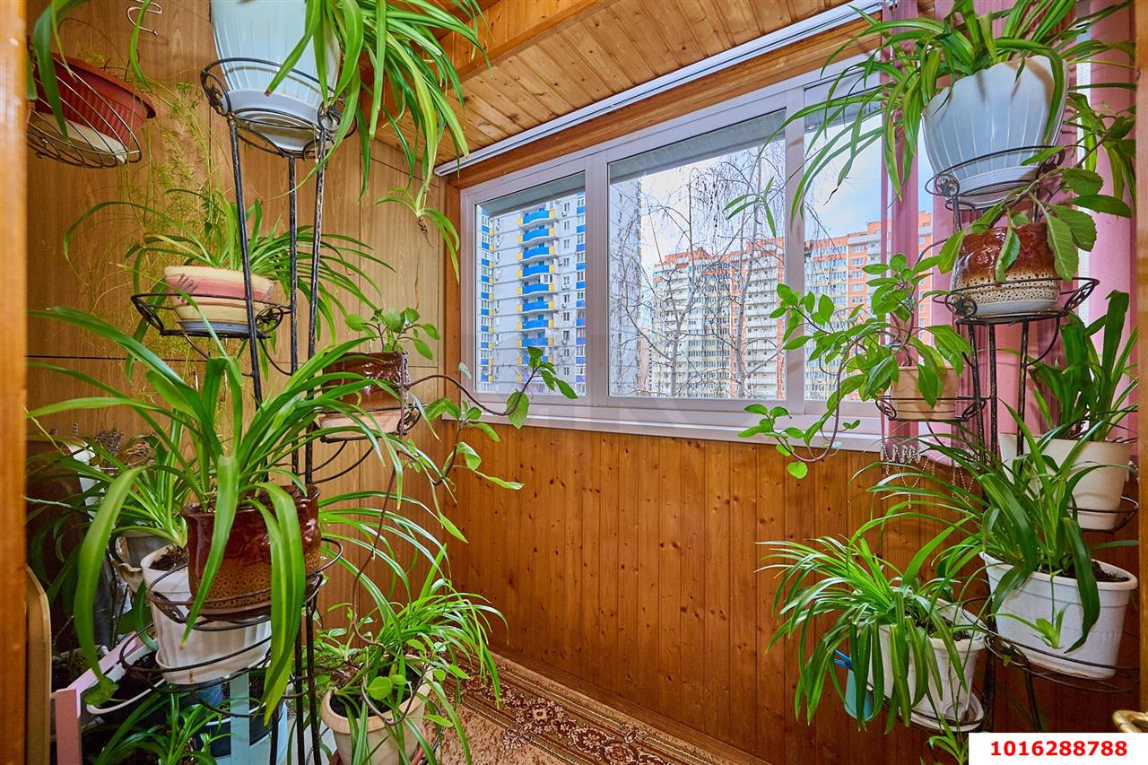 Фото №13: 3-комнатная квартира 90&nbsp;м², 4/15&nbsp;эт. - Краснодар, Западный внутригородской округ, мкр. Юбилейный, пр-кт Чекистов, 42