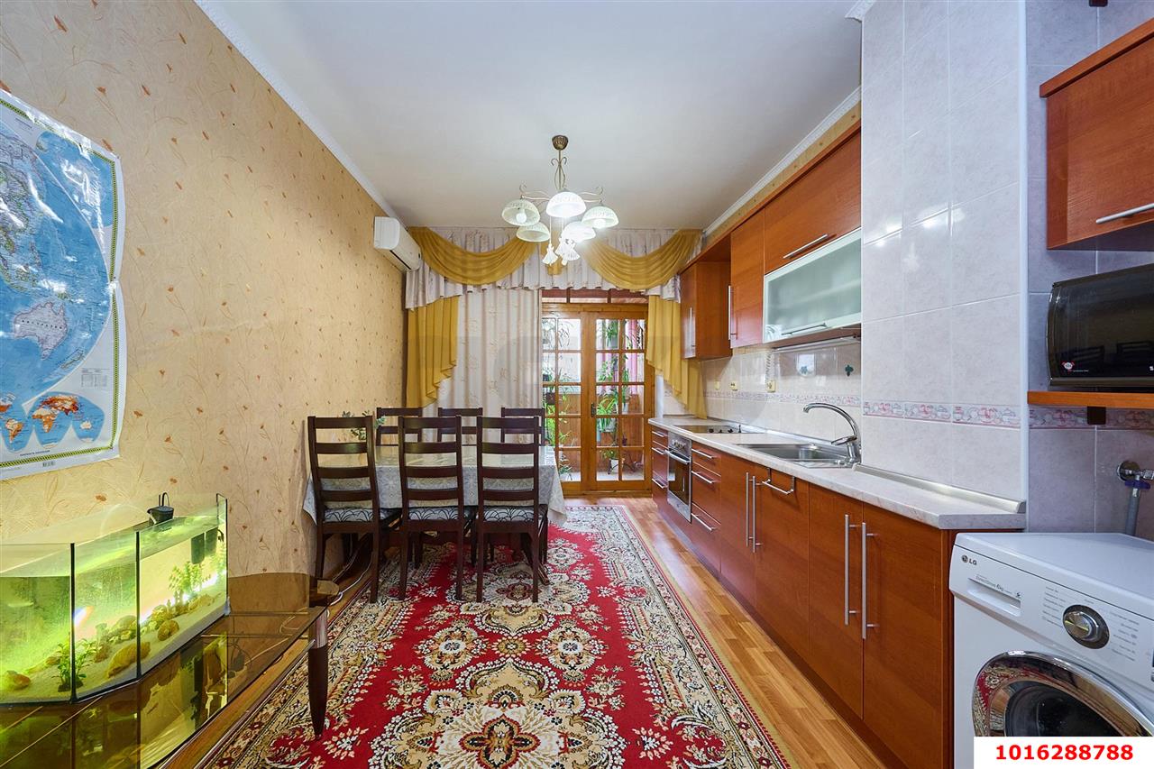 Фото №4: 3-комнатная квартира 90&nbsp;м², 4/15&nbsp;эт. - Краснодар, Западный внутригородской округ, мкр. Юбилейный, пр-кт Чекистов, 42