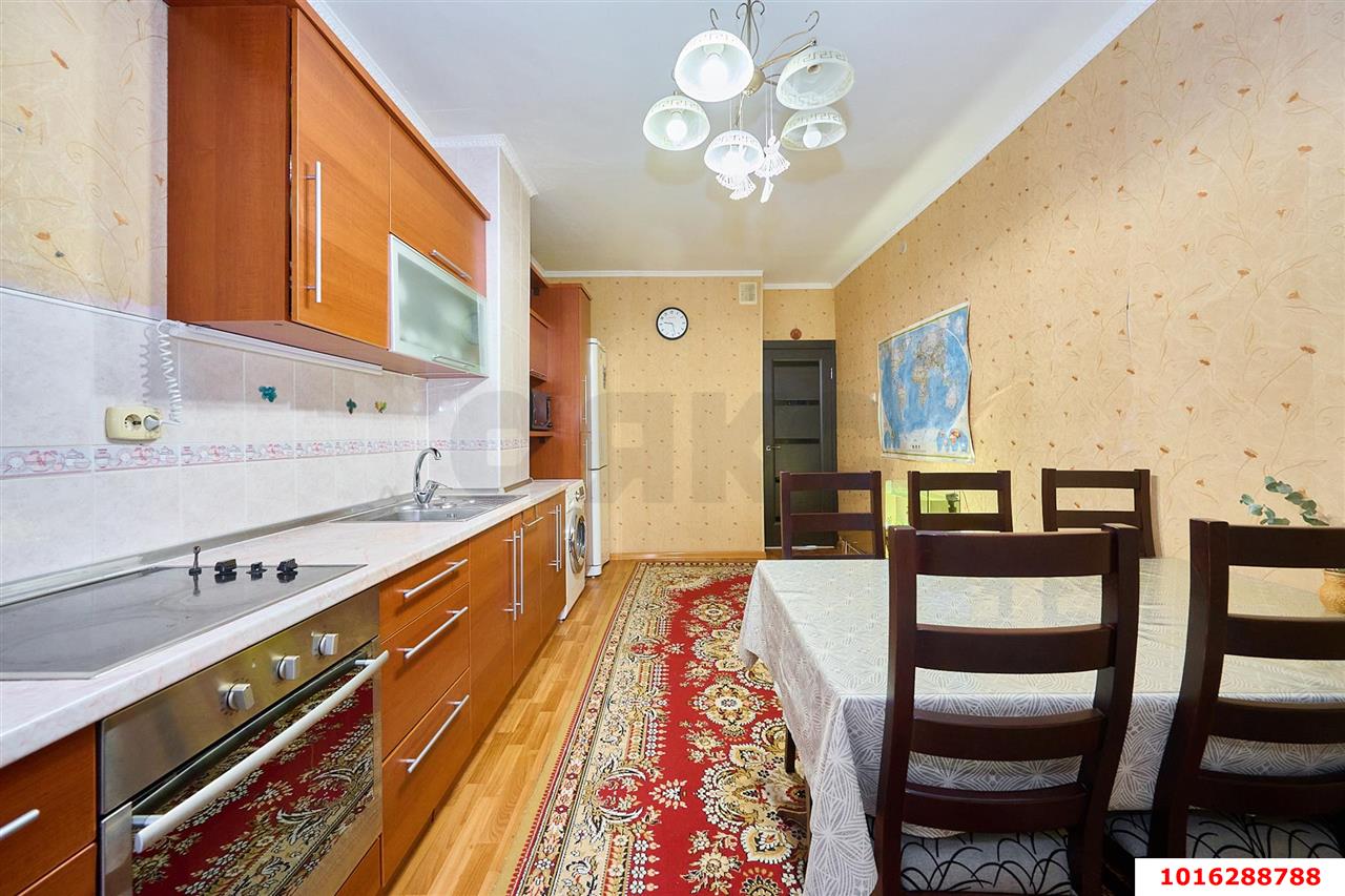 Фото №3: 3-комнатная квартира 90&nbsp;м², 4/15&nbsp;эт. - Краснодар, Западный внутригородской округ, мкр. Юбилейный, пр-кт Чекистов, 42