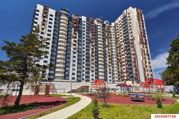 Фото №1: 2-комнатная квартира 74&nbsp;м², 16/21&nbsp;эт. - Краснодар, мкр. Центральный, ул. Береговая, 2к1