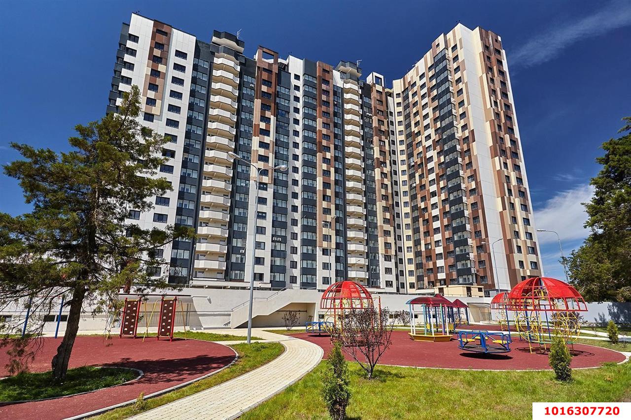 Фото №1: 2-комнатная квартира 74&nbsp;м², 16/21&nbsp;эт. - Краснодар, Западный внутригородской округ, Горогороды, ЖК Береговая-2, мкр. Центральный, ул. Береговая, 2к1