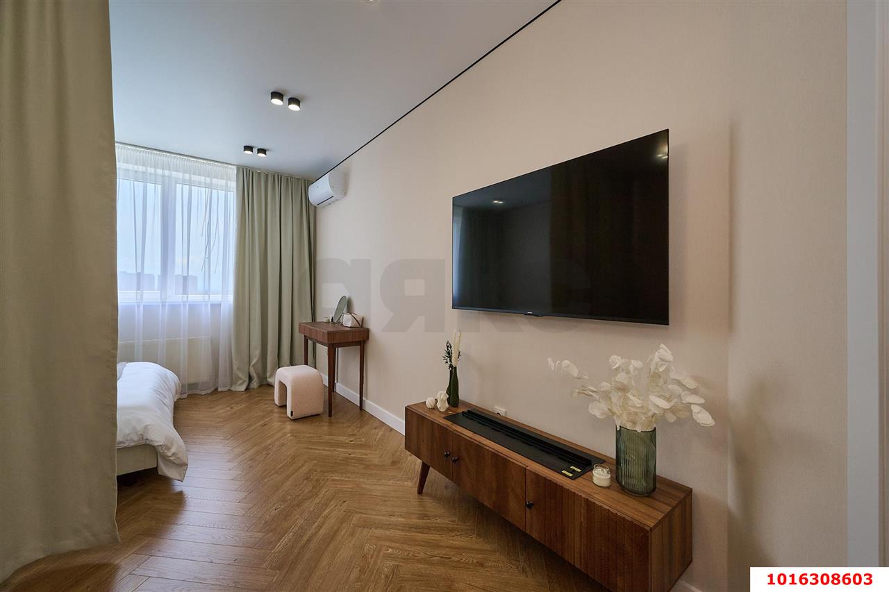 Фото №4: 1-комнатная квартира 50&nbsp;м², 15/23&nbsp;эт. - Краснодар, Прикубанский внутригородской округ, Круглик, мкр. Школьный, ул. Филатова, 19