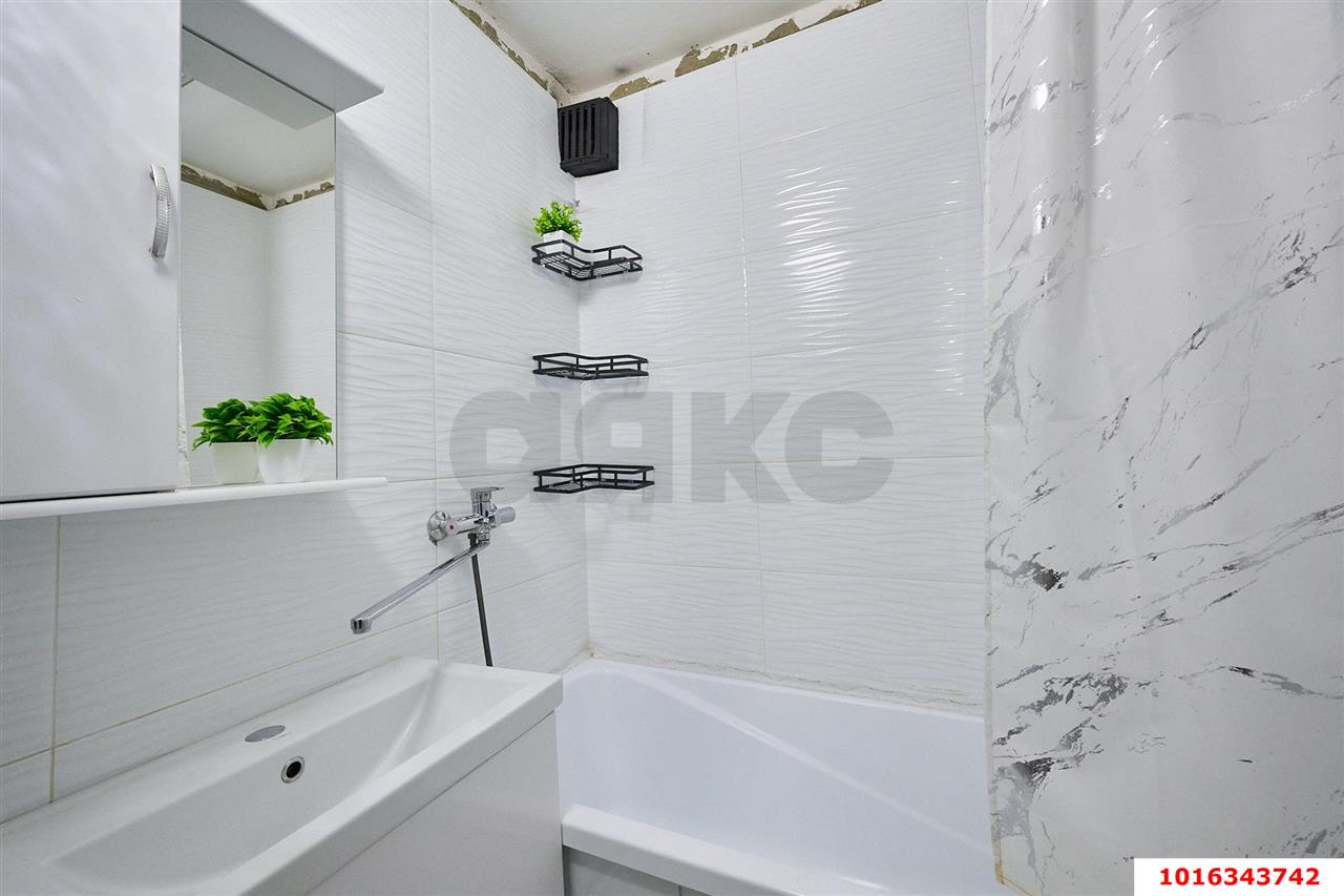 Фото №7: 2-комнатная квартира 54&nbsp;м², 8/10&nbsp;эт. - Краснодар, Центральный внутригородской округ, мкр. Центральный, ул. Железнодорожная, 12А
