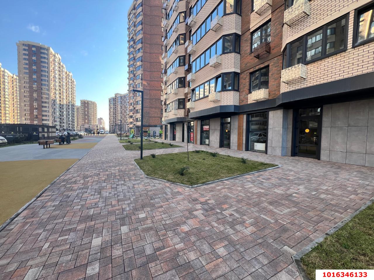 Фото №8: Торговое помещение 50&nbsp;м², 1/16&nbsp;эт. - Краснодар, Прикубанский внутригородской округ, имени Петра Метальникова, мкр. ЖК Лучший, ул. Ростовское шоссе, 30/6к1