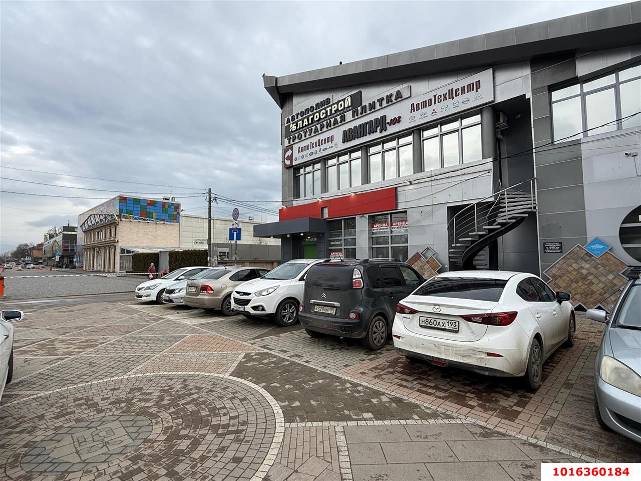 Фото №2: Торговое помещение 310&nbsp;м², 1/1&nbsp;эт. - Краснодар, Прикубанский внутригородской округ, мкр. Славянский, ул. Красных Партизан, 217