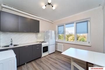 Фото №1: 1-комнатная квартира 30 м², 4/5 эт. - Краснодар, мкр. Черёмушки, ул. Селезнёва, 84