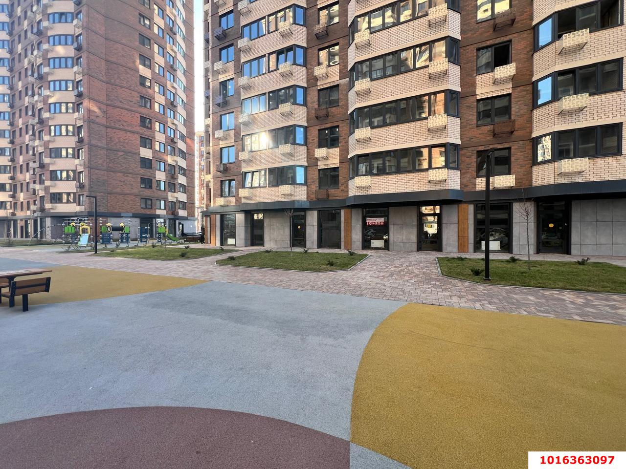 Фото №7: Торговое помещение 57&nbsp;м², 1/19&nbsp;эт. - Краснодар, Прикубанский внутригородской округ, имени Петра Метальникова, мкр. ЖК Лучший, ул. Ростовское шоссе, 30/6к1