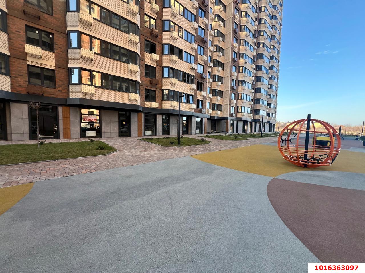 Фото №6: Торговое помещение 57&nbsp;м², 1/19&nbsp;эт. - Краснодар, Прикубанский внутригородской округ, имени Петра Метальникова, мкр. ЖК Лучший, ул. Ростовское шоссе, 30/6к1