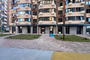 Фото №1: Торговое помещение 57 м², 1/19 эт. - Краснодар, мкр. ЖК Лучший, ул. Ростовское шоссе, 30/6к1