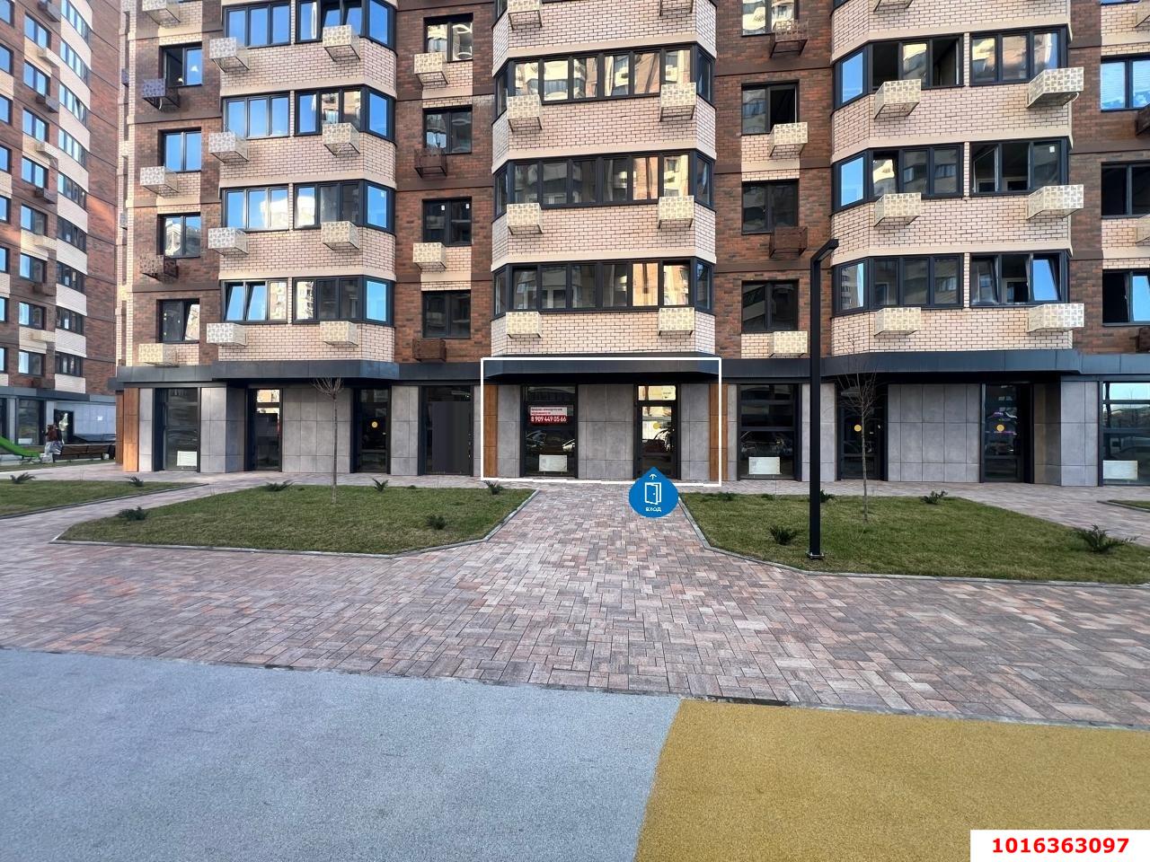 Фото №1: Торговое помещение 57&nbsp;м², 1/19&nbsp;эт. - Краснодар, Прикубанский внутригородской округ, имени Петра Метальникова, мкр. ЖК Лучший, ул. Ростовское шоссе, 30/6к1