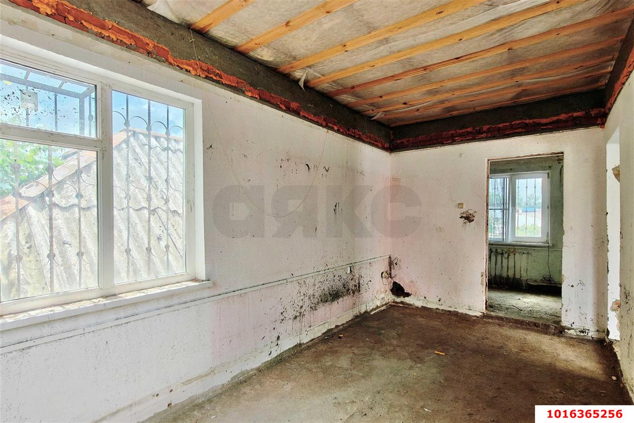 Фото №16: Торговое помещение 85&nbsp;м², 1/2&nbsp;эт. - Краснодар, Западный внутригородской округ, мкр. Центральный, ул. имени Максима Горького, 70