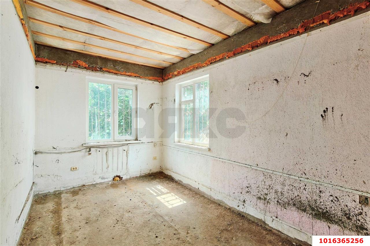 Фото №14: Торговое помещение 85&nbsp;м², 1/2&nbsp;эт. - Краснодар, Западный внутригородской округ, мкр. Центральный, ул. имени Максима Горького, 70