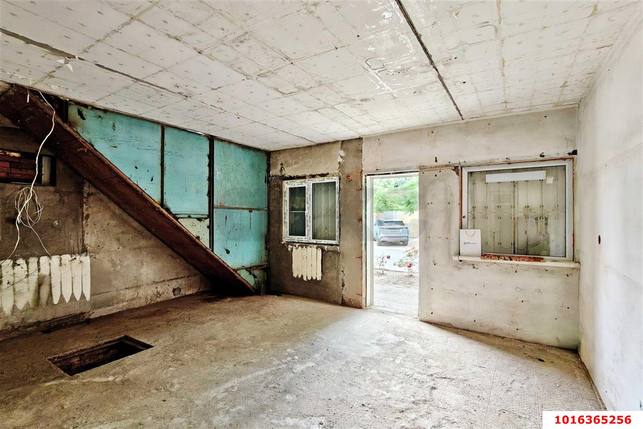 Фото №8: Торговое помещение 85&nbsp;м², 1/2&nbsp;эт. - Краснодар, Западный внутригородской округ, мкр. Центральный, ул. имени Максима Горького, 70