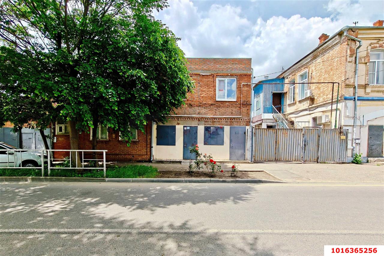 Фото №2: Торговое помещение 85&nbsp;м², 1/2&nbsp;эт. - Краснодар, Западный внутригородской округ, мкр. Центральный, ул. имени Максима Горького, 70