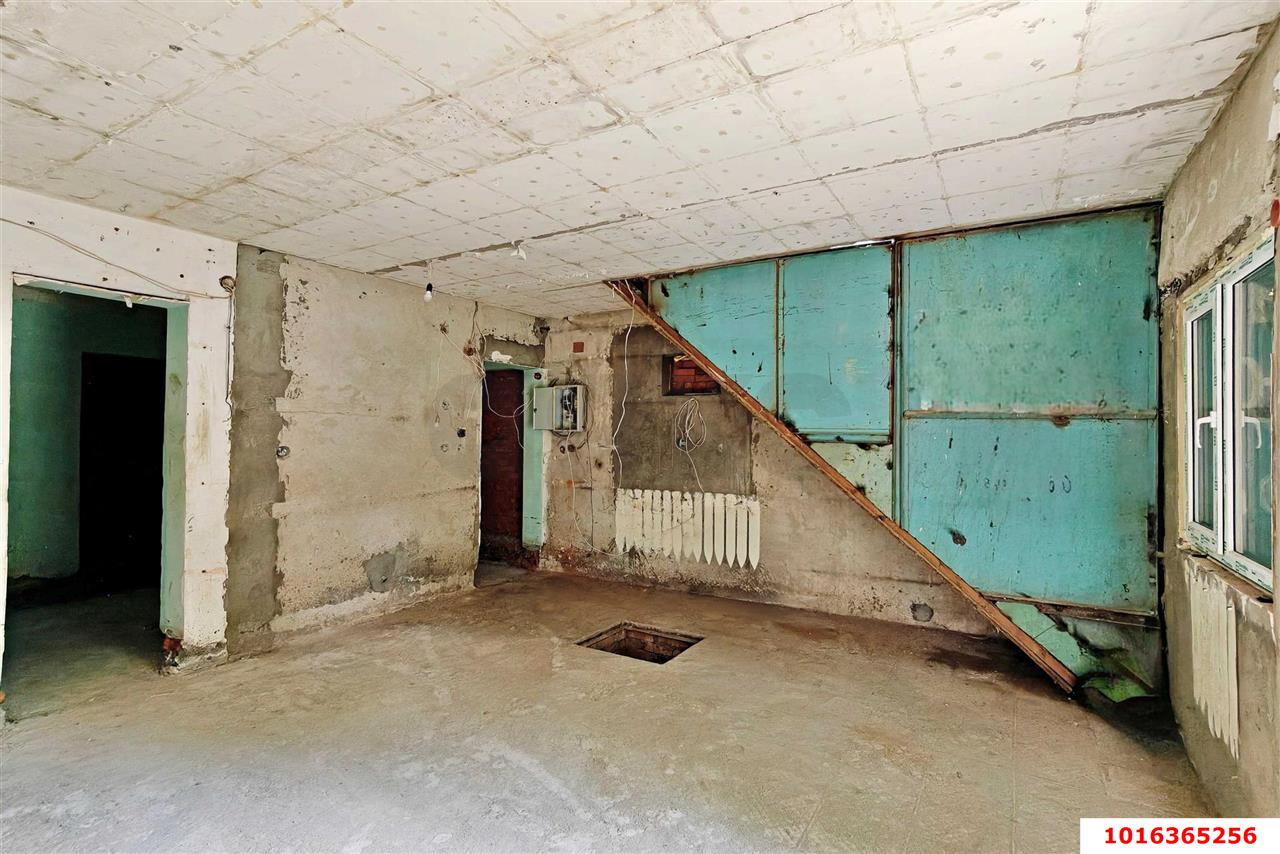 Фото №9: Торговое помещение 85&nbsp;м², 1/2&nbsp;эт. - Краснодар, Западный внутригородской округ, мкр. Центральный, ул. имени Максима Горького, 70