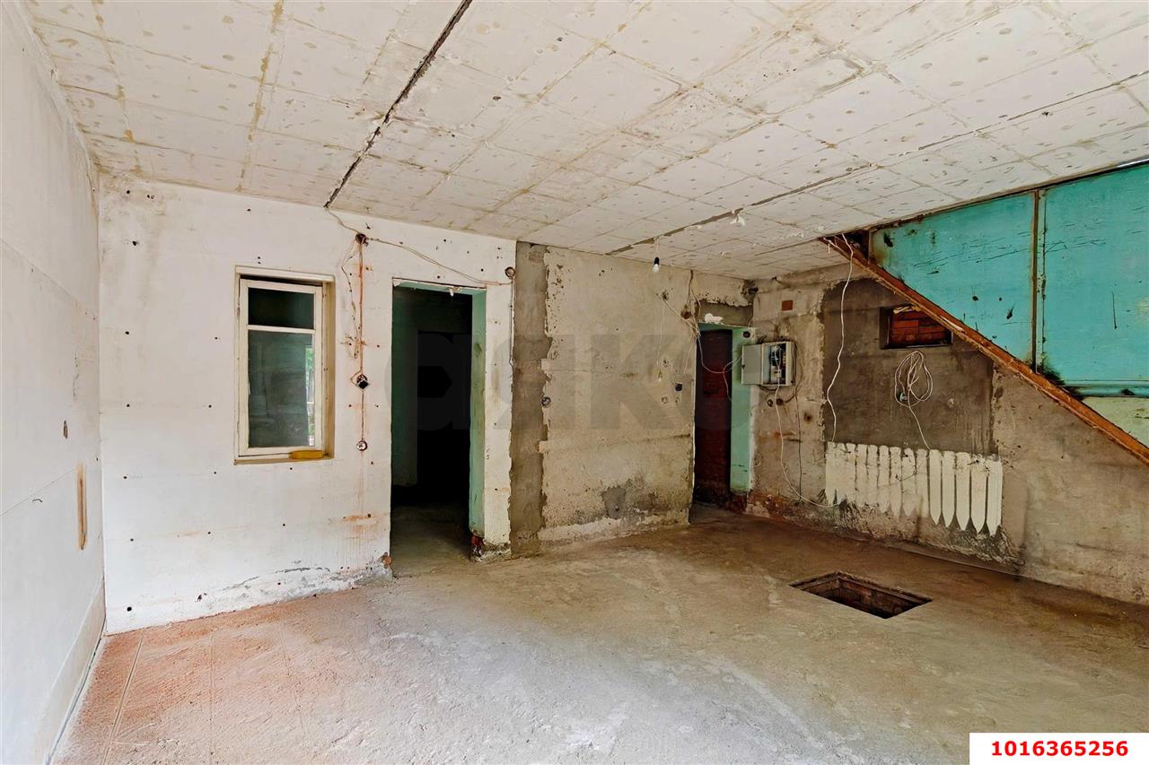 Фото №7: Торговое помещение 85&nbsp;м², 1/2&nbsp;эт. - Краснодар, Западный внутригородской округ, мкр. Центральный, ул. имени Максима Горького, 70