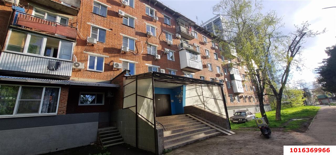 Фото №8: Комната 11&nbsp;м², 2/4&nbsp;эт. - Краснодар, Центральный внутригородской округ, мкр. Табачная Фабрика, ул. Колхозная, 24
