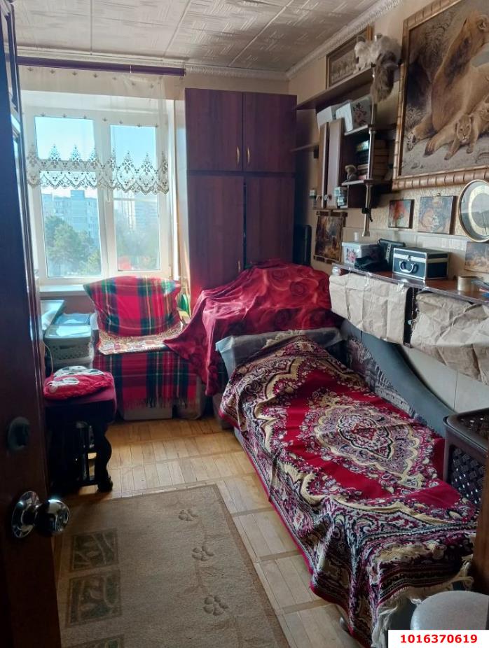 Фото №3: 3-комнатная квартира 58&nbsp;м², 8/9&nbsp;эт. - Краснодар, Карасунский внутригородской округ, мкр. Черёмушки, ул. Селезнёва, 126