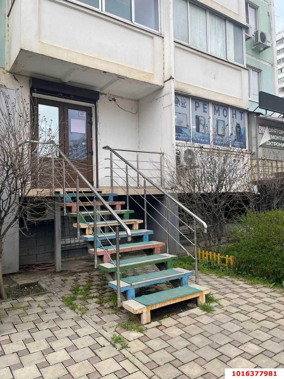 Фото №3: Торговое помещение 60&nbsp;м², 1/16&nbsp;эт. - Краснодар, Прикубанский внутригородской округ, мкр. Московский, ул. Карякина, 22