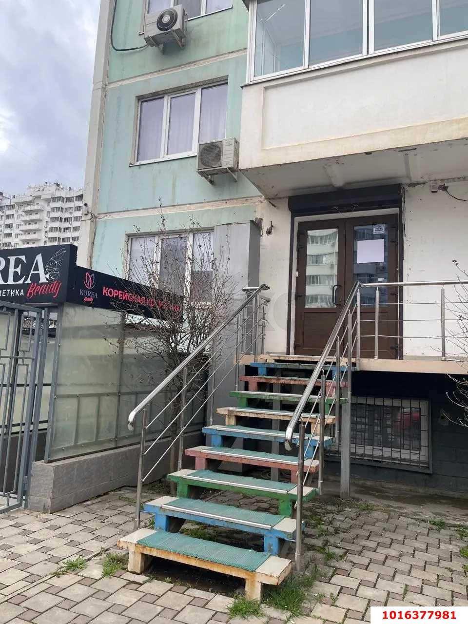 Фото №4: Торговое помещение 60&nbsp;м², 1/16&nbsp;эт. - Краснодар, Прикубанский внутригородской округ, мкр. Московский, ул. Карякина, 22