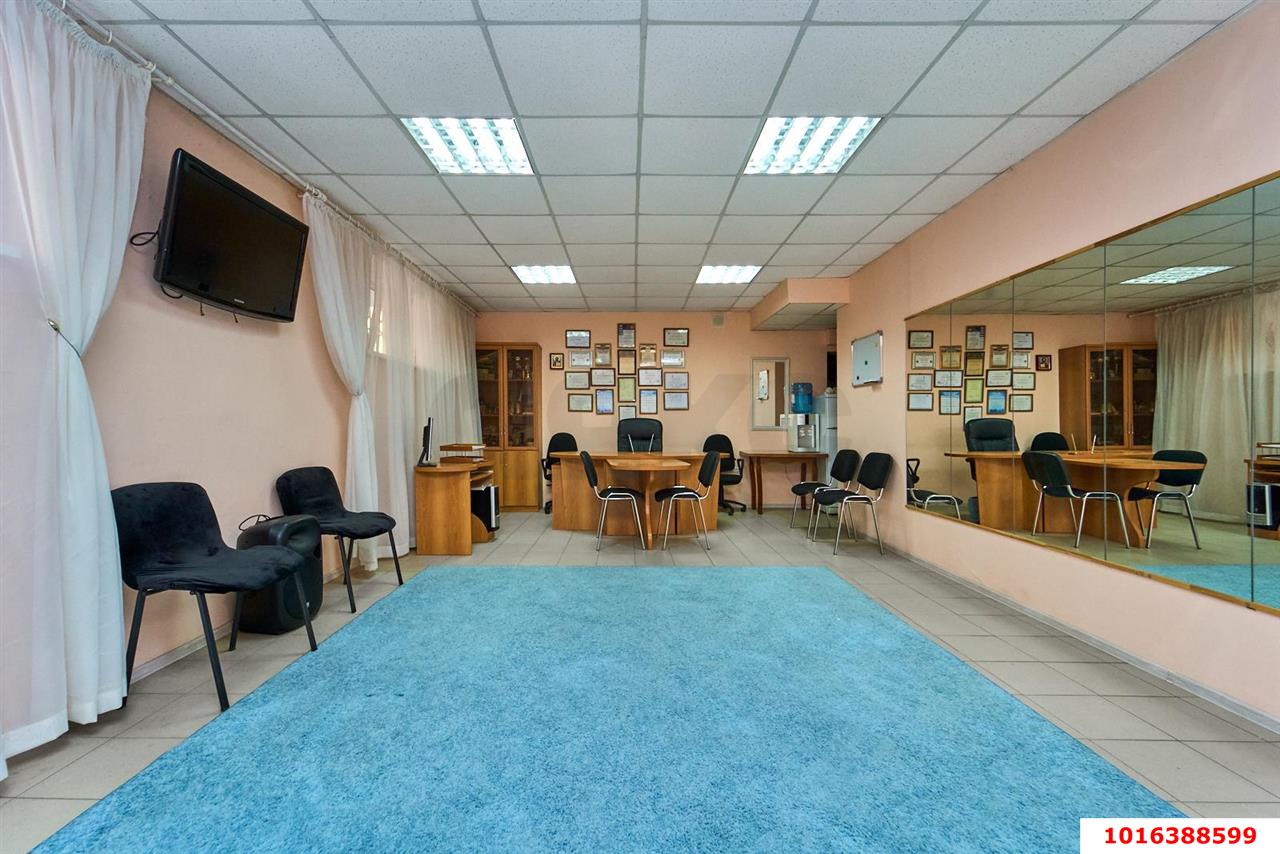 Фото №3: Торговое помещение 42&nbsp;м², -1/5&nbsp;эт. - Краснодар, Прикубанский внутригородской округ, ЖК Лучезарный, мкр. Музыкальный, ул. имени Сергея Есенина, 149